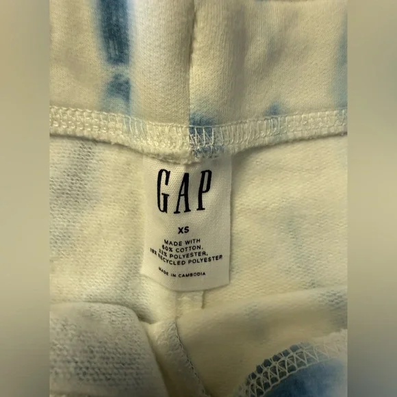 GAP Women's Tie-Dye Lounge Shorts — Cream & Light Blue - Picture 2 of 2